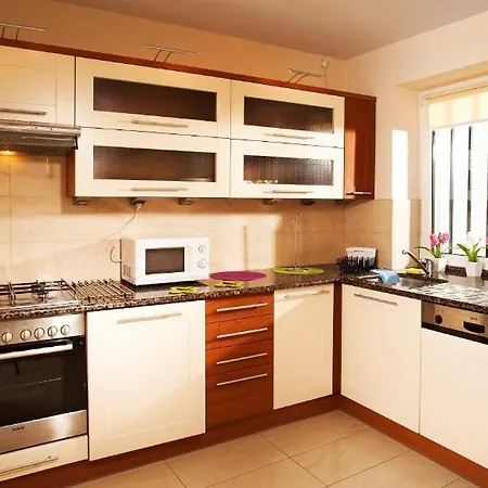 Absynt אכסניה *