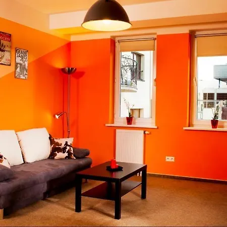 Absynt Hostel *